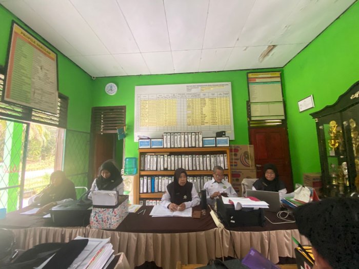 MTsN 5 Batang Hari Gelar Rapat Pembentukan Panitia Asesmen Sumatif Semester Ganjil Tahun Ajaran 2025/2026