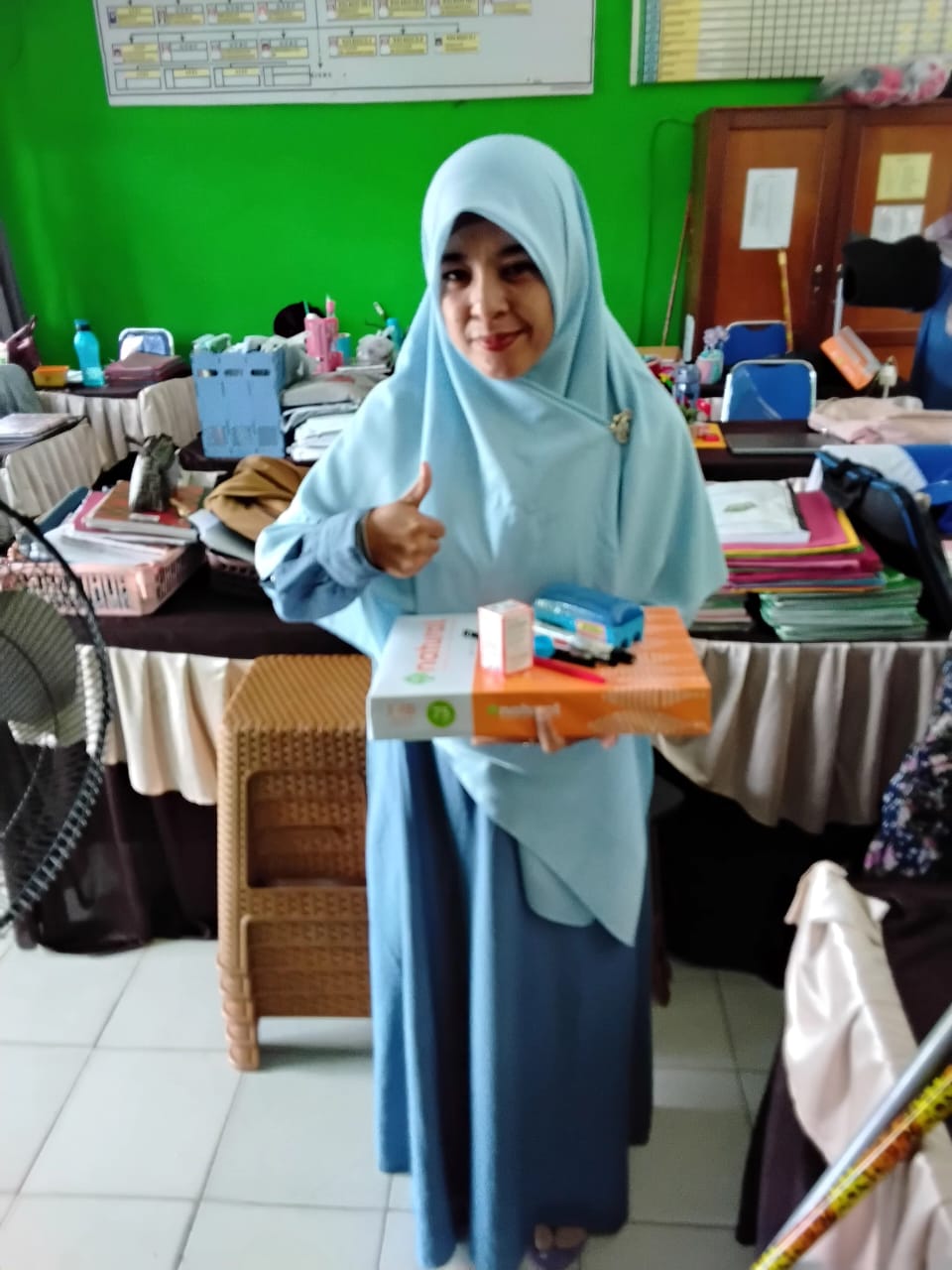 MTsN 5 Batang Hari Merilis ATK untuk Dukungan Pembelajaran Guru dan Wali Kelas MTsN 5 Batang Hari Merilis ATK untuk Dukungan Pembelajaran Guru dan Wali Kelas