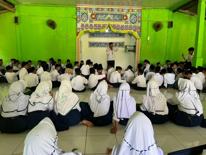 Penyuluh Agama KUA Kecamatan Pemayung Gelar Penyuluhan Tentang Thaharah Penyuluh Agama KUA Kecamatan Pemayung Gelar Penyuluhan Tentang Thaharah