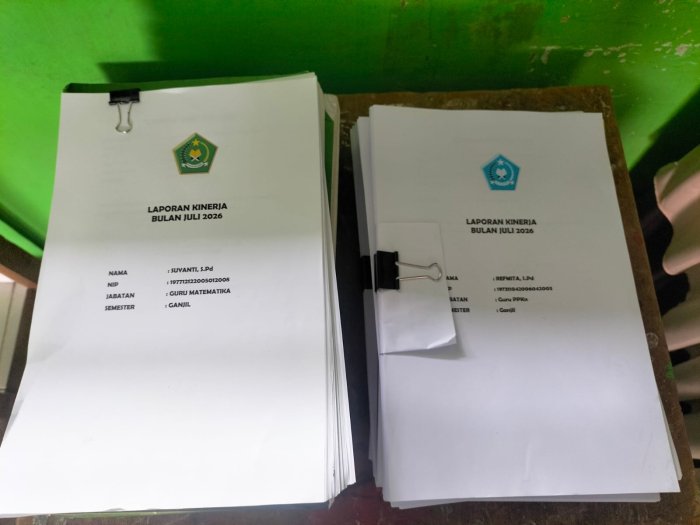 Tertib Administrasi, MTsN 5 Batang Hari Selesaikan Laporan Kinerja Bulanan ASN Tertib Administrasi, MTsN 5 Batang Hari Selesaikan Laporan Kinerja Bulanan ASN