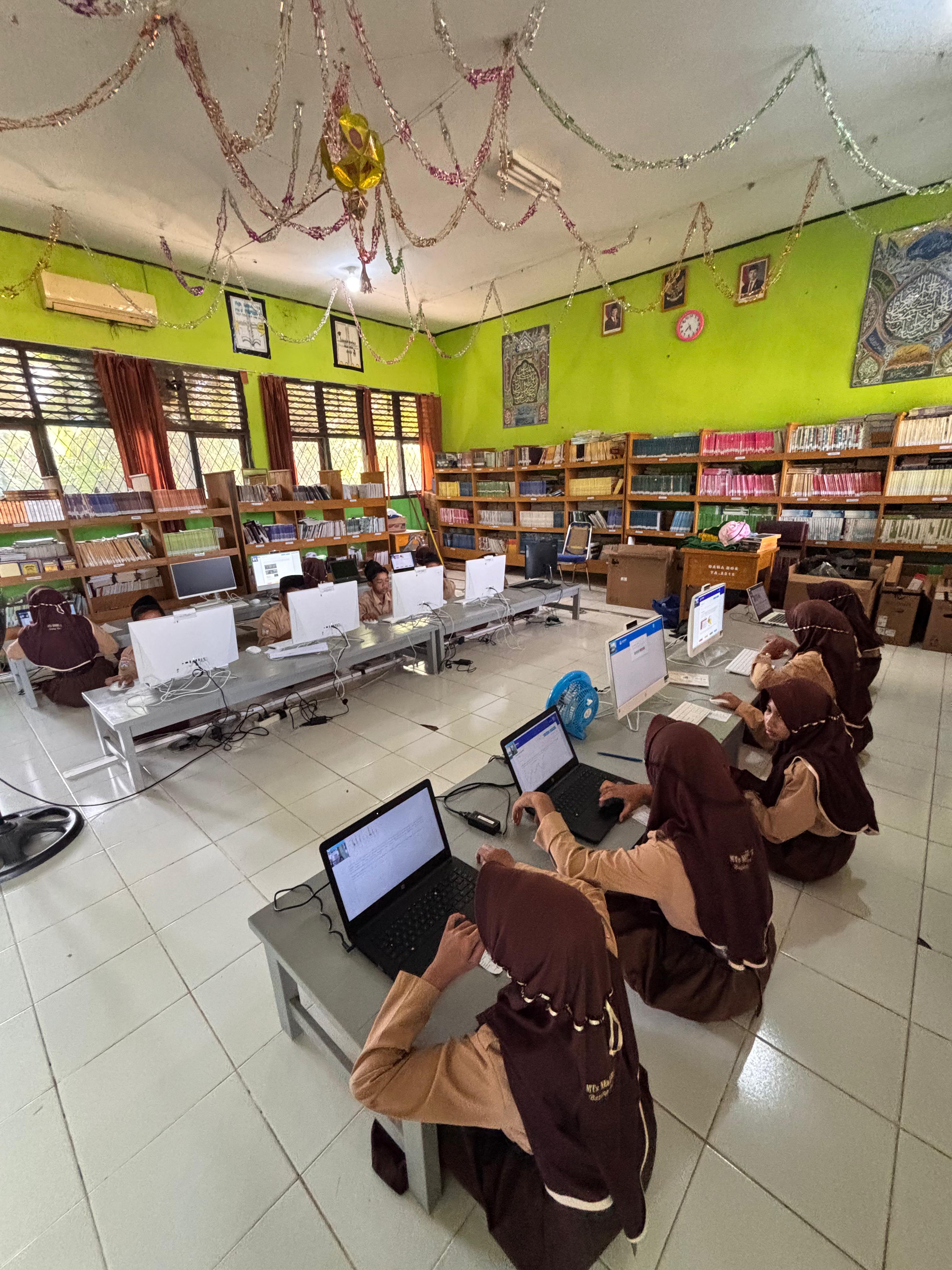 Berjalan Lancar, MTsN 5 Batang Hari Sukses Gelar Gladi Bersih ANBK Hari Kedua Berjalan Lancar, MTsN 5 Batang Hari Sukses Gelar Gladi Bersih ANBK Hari Kedua