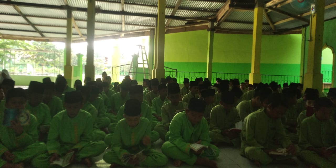 MTSN 5 BATANG HARI KEMBALI MENGGELAR KEGIATAN YASINAN DI MUSHOLLA MIFTAHUL JANNAH