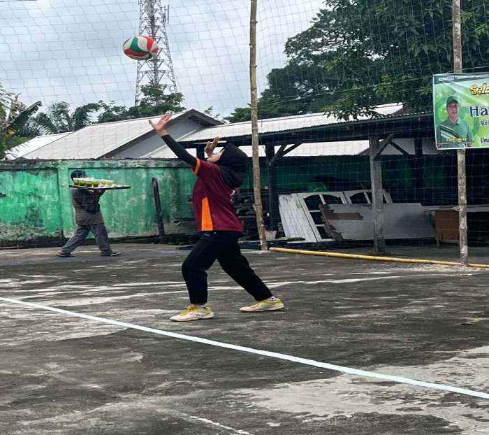 Aksi Memukau Marsya Najwa: Service Kerasnya Jadi Senjata Utama Tim Voli Putri Aksi Memukau Marsya Najwa: Service Kerasnya Jadi Senjata Utama Tim Voli Putri