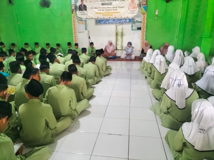 MTsN 5 Batang Hari Tutup Pesantren Kilat dengan Pembacaan Doa Khatam MTsN 5 Batang Hari Tutup Pesantren Kilat dengan Pembacaan Doa Khatam
