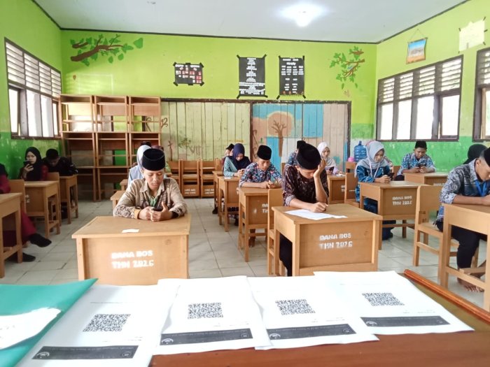 Pelaksanaan Asesmen Madrasah Hari Kedua di MTsN 5 Batang Hari Berjalan Lancar