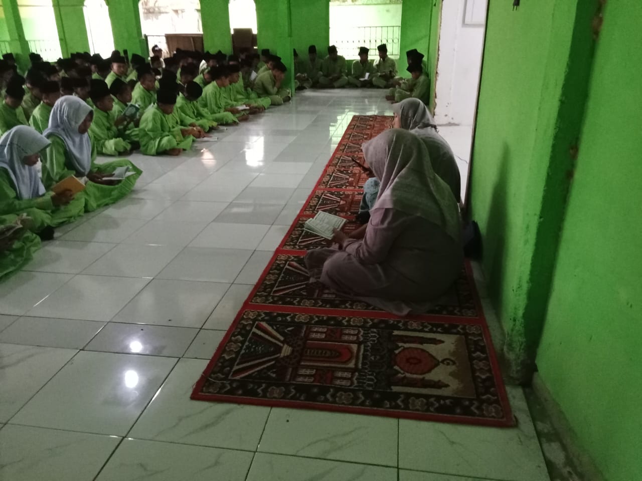 Usai Pembacaan Yasin, Kulhu, dan Tahlil, Siswa MTsN 5 Batang Hari Diajak Berinfak sebagai Tabungan Akhirat