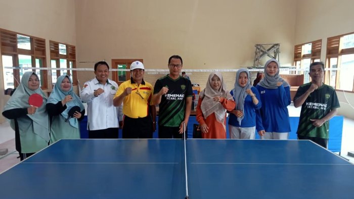 Tim Tenis Meja Putri MTsN 5 Batang Hari Raih Juara Harapan I pada Porseni Antar Satker Tim Tenis Meja Putri MTsN 5 Batang Hari Raih Juara Harapan I pada Porseni Antar Satker