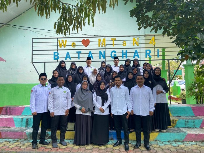 Pererat Tali Silaturahmi, MTsN 5 Batang Hari Gelar Studi Kerja ke MTsN 4 Batang Hari Pererat Tali Silaturahmi, MTsN 5 Batang Hari Gelar Studi Kerja ke MTsN 4 Batang Hari
