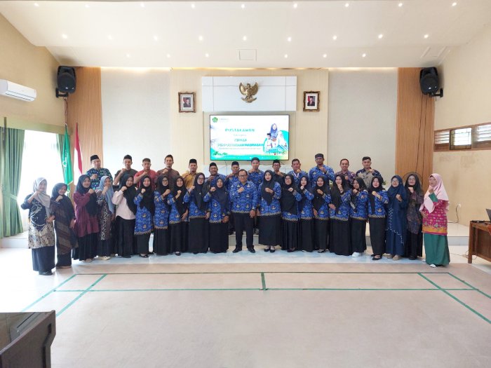 Perkuat Budaya Literasi, MTsN 5 Batang Hari Hadiri Rapat Koordinasi Perpustakaan Madrasah Perkuat Budaya Literasi, MTsN 5 Batang Hari Hadiri Rapat Koordinasi Perpustakaan Madrasah