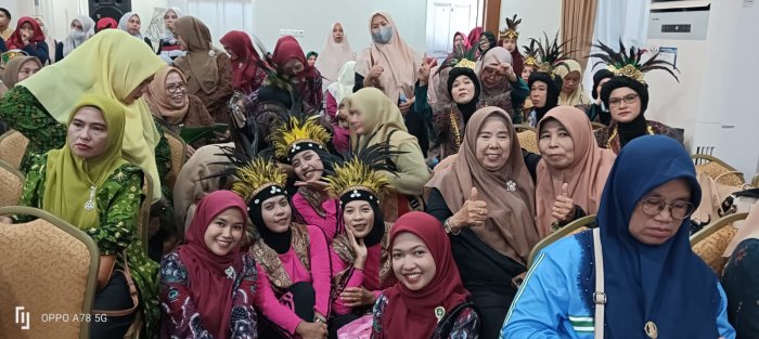 Kepala MTsN 5 Batang Hari Ikut Meriahkan Lomba Seni Dharma Wanita Kanwil Kemenag Provinsi Jambi