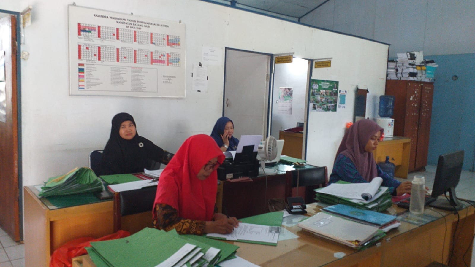 PENYERAHAN BERKAS USULAN BEASISWA TANGGUH 2024 MTSN 5 BATANG HARI PENYERAHAN BERKAS USULAN BEASISWA TANGGUH 2024 MTSN 5 BATANG HARI