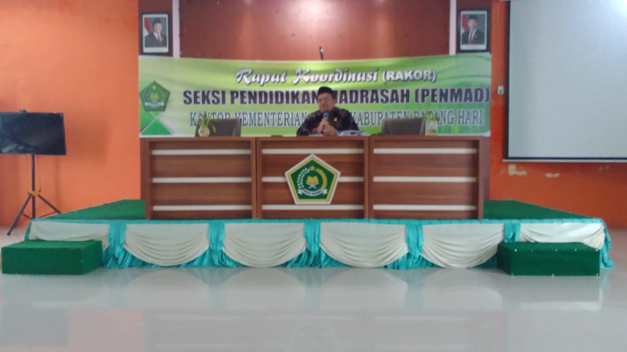 USAI IKUTI RAKOR, KEPALA MTSN 5 BATANG HARI KEMBALI MENERIMA PENGHARGAAN JUARA III LOMBA TATA PERSURATAN DALAM RANGKA HAB KEMENAG KABUPATEN BATANG HARI