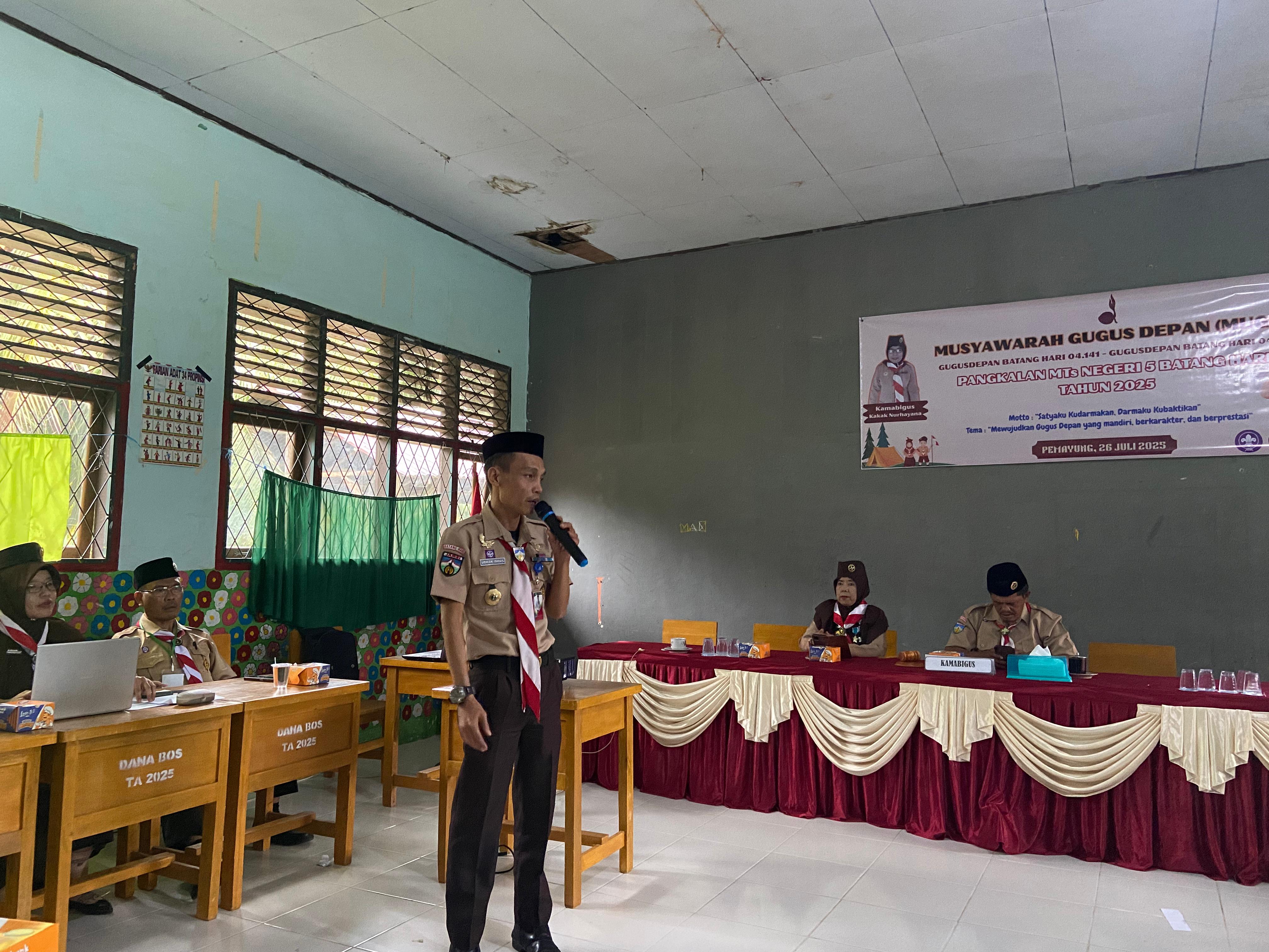 Narasumber Tekankan Nilai-Nilai Dasar Kepramukaan pada Kegiatan MUGUS MTsN 5 Batang Hari Narasumber Tekankan Nilai-Nilai Dasar Kepramukaan pada Kegiatan MUGUS MTsN 5 Batang Hari