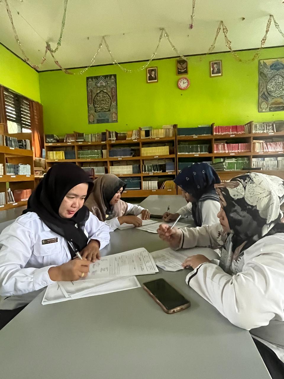 Para Wakil Kepala MTsN 5 Batang Hari Adakan Rapat Koordinasi Para Wakil Kepala MTsN 5 Batang Hari Adakan Rapat Koordinasi