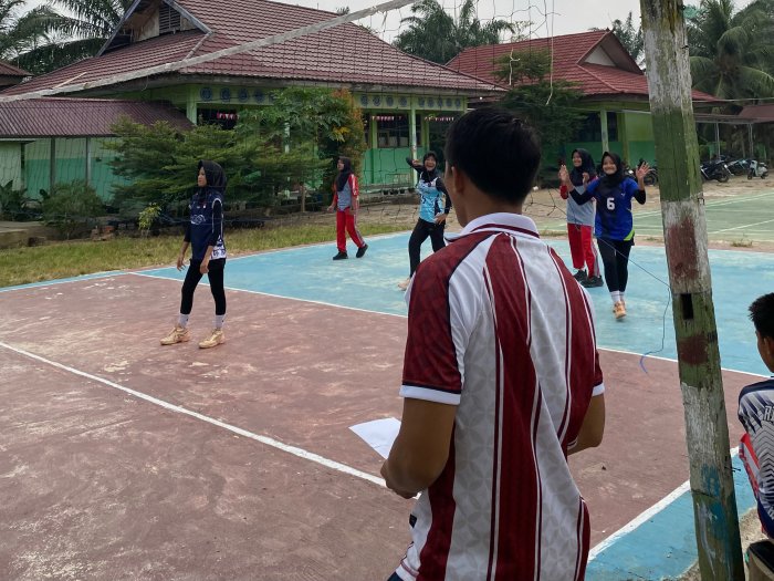 MTsN 5 Batang Hari Gelar Latihan Futsal dan Bola Voli Jelang KOMPAS Tingkat Kabupaten Batang Hari