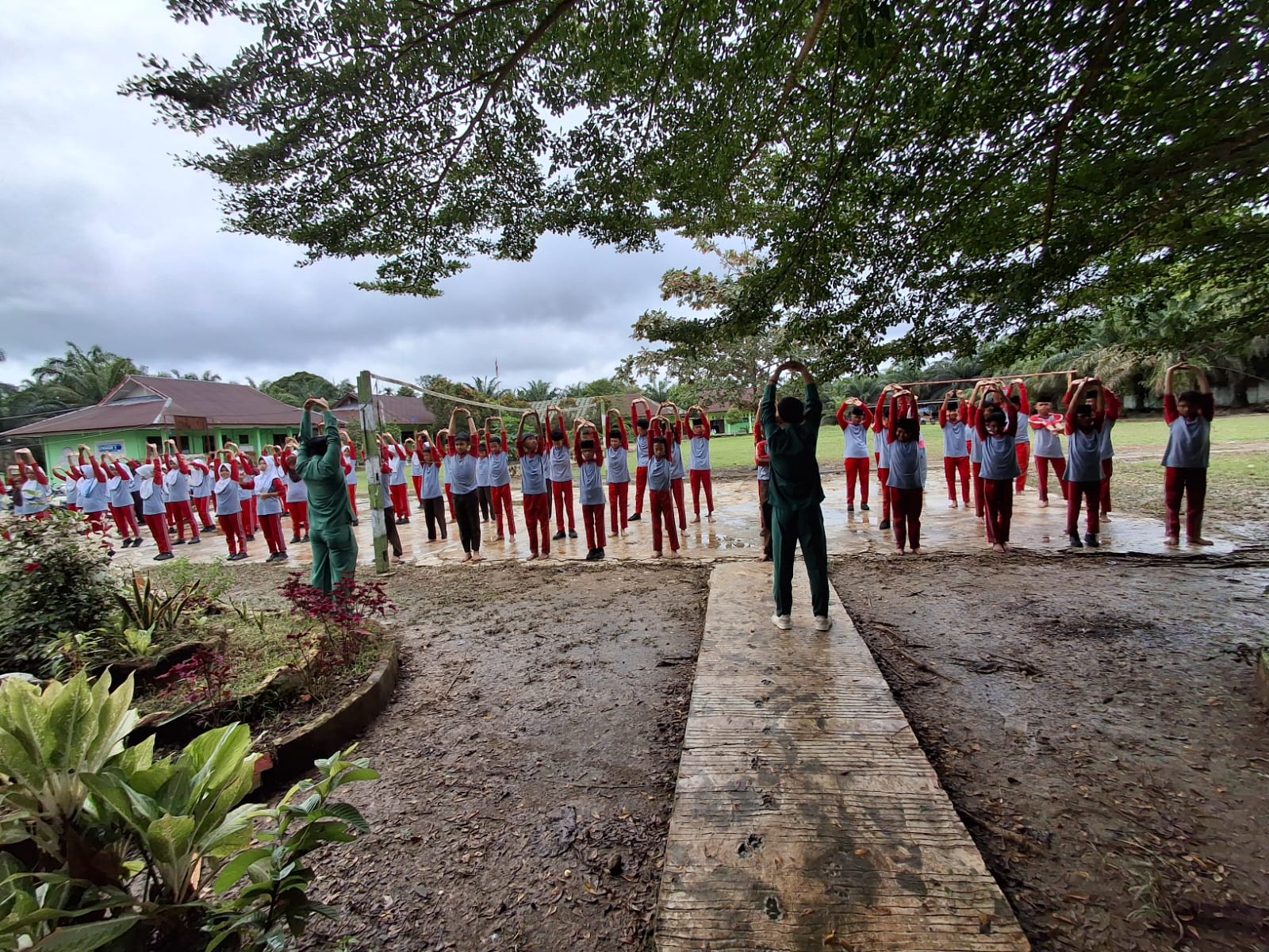 JAGA KEBUGARAN, SISWA MTsN 5 BATANG HARI IKUT PEMBINAAN 