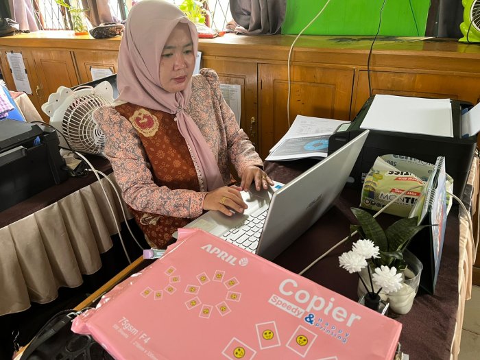 Wakasis Lengkapi Administrasi Guru dan Tugas Tambahan Wakasis Lengkapi Administrasi Guru dan Tugas Tambahan