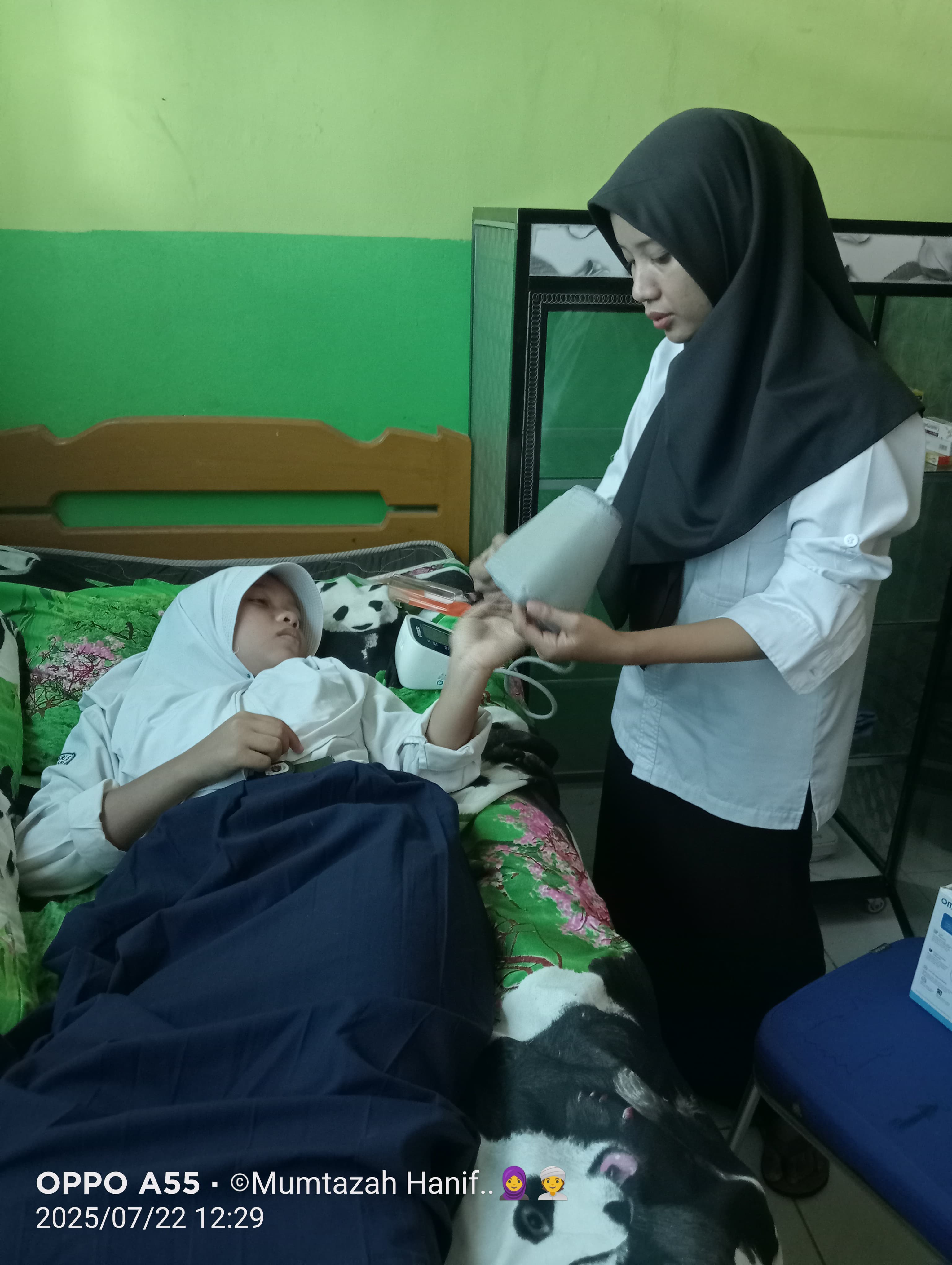 Ketangguhan Petugas UKM MTsN 5 Batang Hari Hadapi Situasi Darurat Kesehatan Siswa