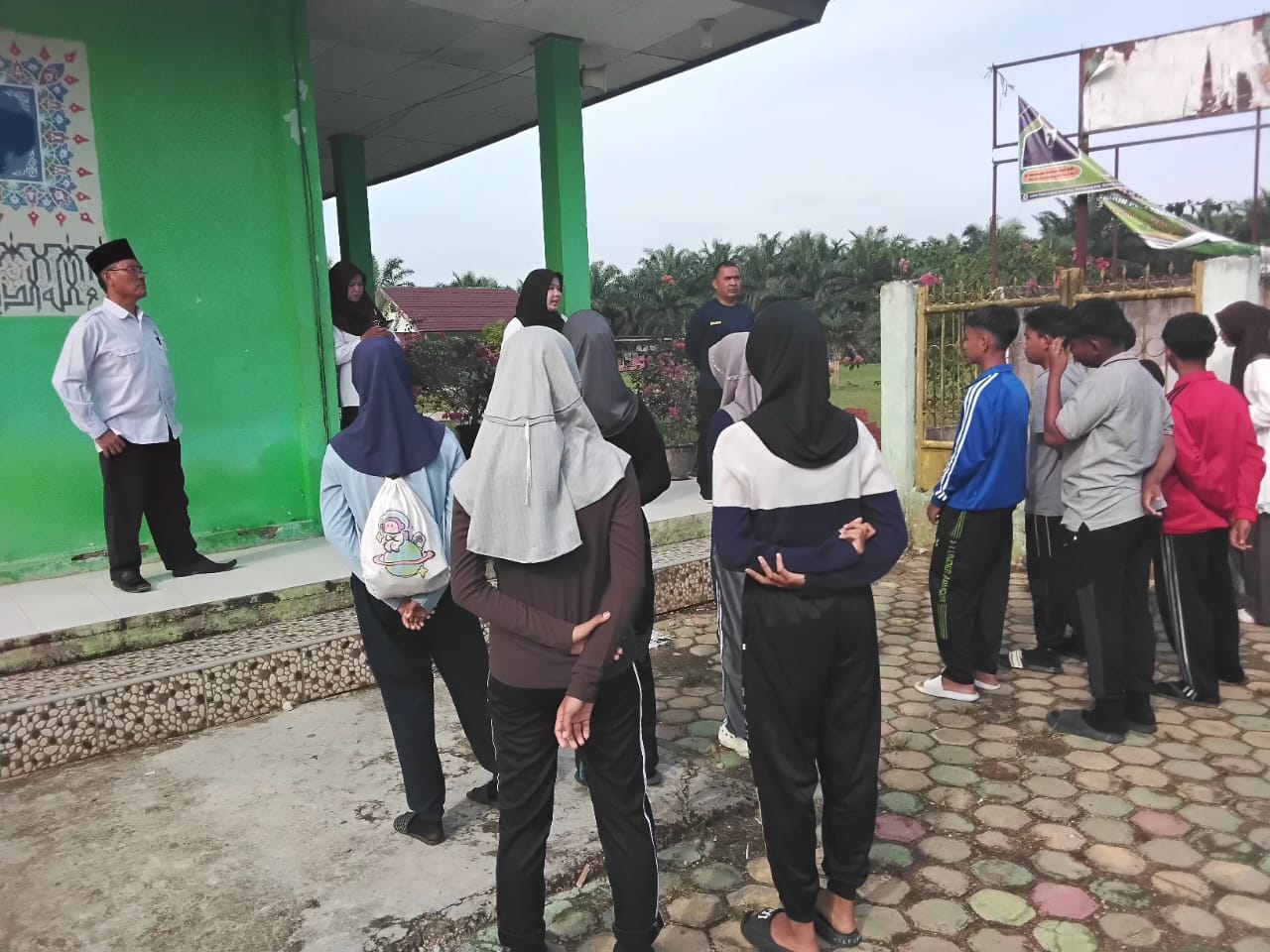 Pelepasan Peserta Jambore Ranting Kecamatan Pemayung Pangkalan MTsN 5 Batang Hari Pelepasan Peserta Jambore Ranting Kecamatan Pemayung Pangkalan MTsN 5 Batang Hari